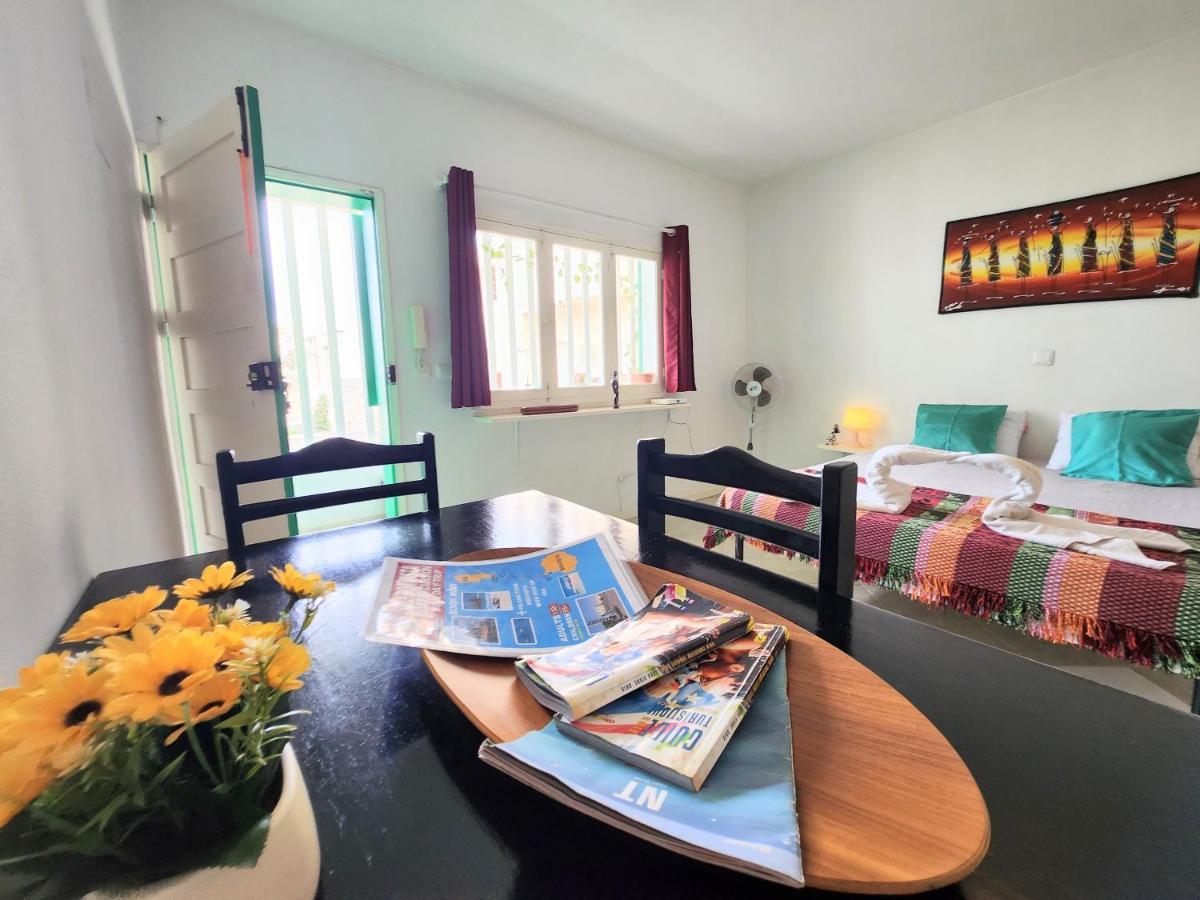 Cozy Studio Close To The Beach! Santa Maria Ngoại thất bức ảnh